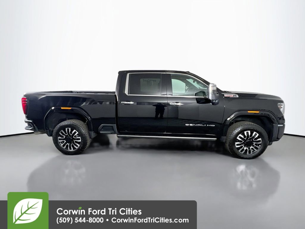 Used 2024 GMC Sierra 3500 Denali w/ Technology Package image 18
