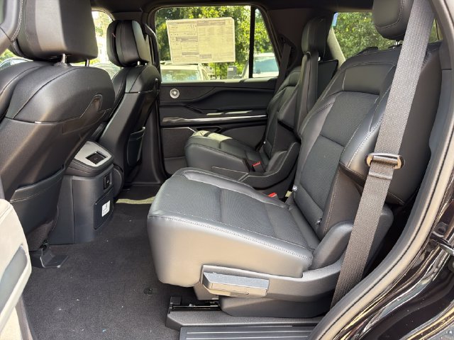 New 2026 Lincoln Navigator Reserve w/ Jet Appearance Package AWD/4WD image 15
