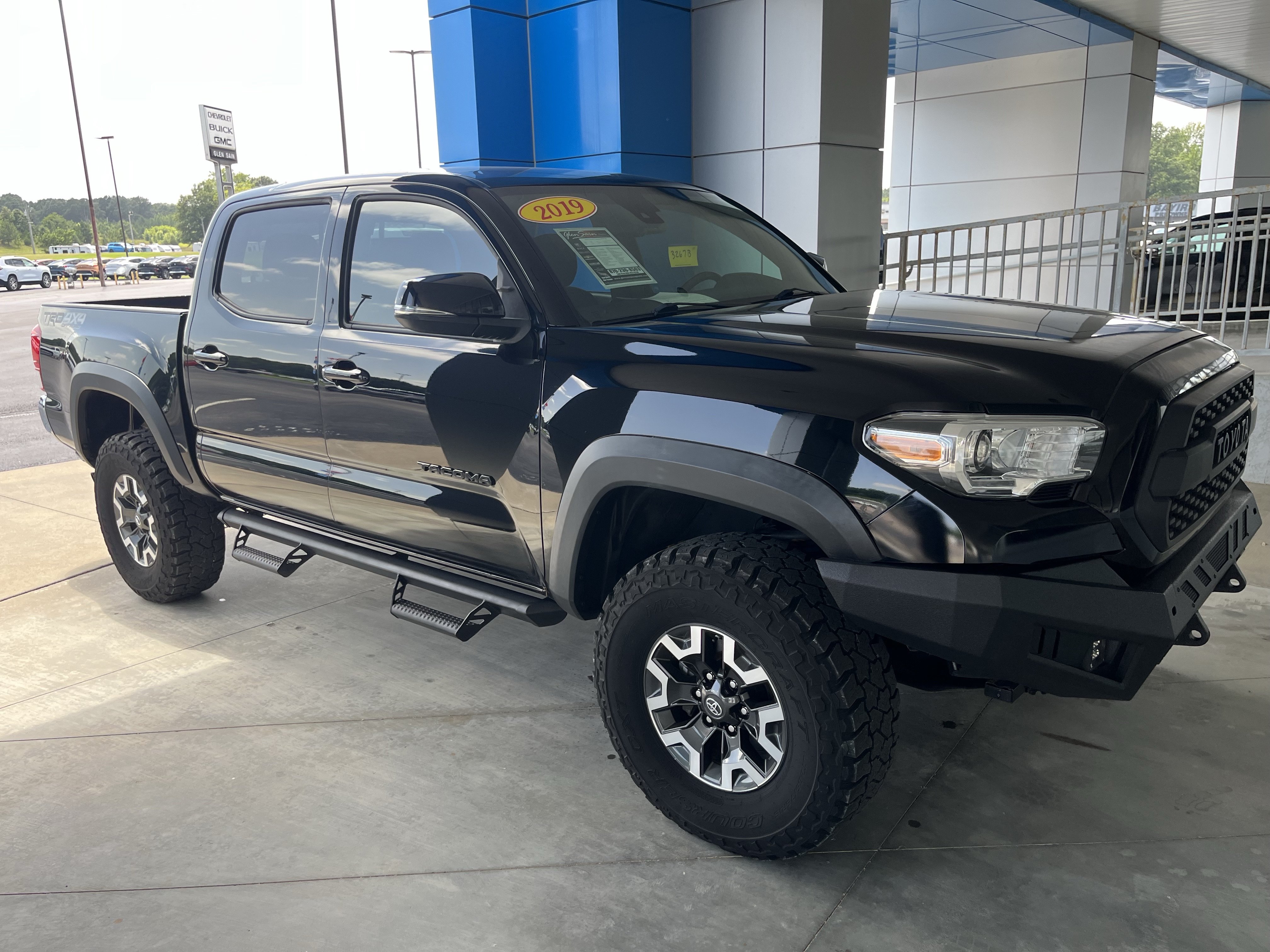 Used 2019 Toyota Tacoma TRD Off-Road AWD/4WD image 6
