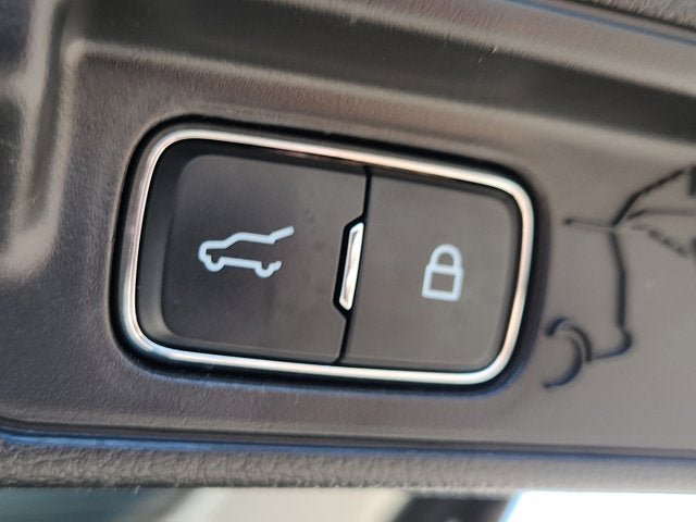 Used 2025 Ford Explorer Active AWD/4WD image 18