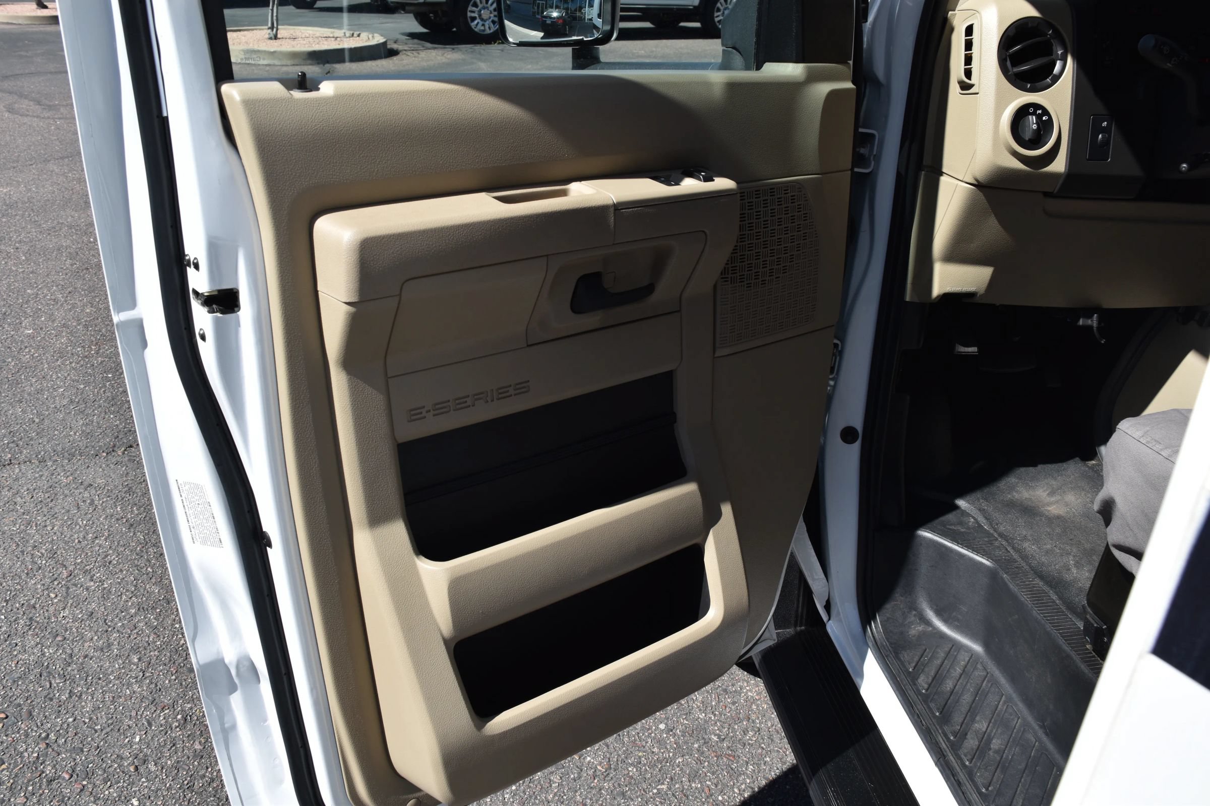 Used 2019 Ford E-450 and Econoline 450 Super Duty w/ Motorhome Prep Package RWD image 11