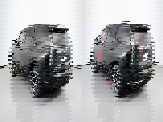 Used 2023 Cadillac Escalade Sport w/ LPO, Illumination Package AWD/4WD image 5