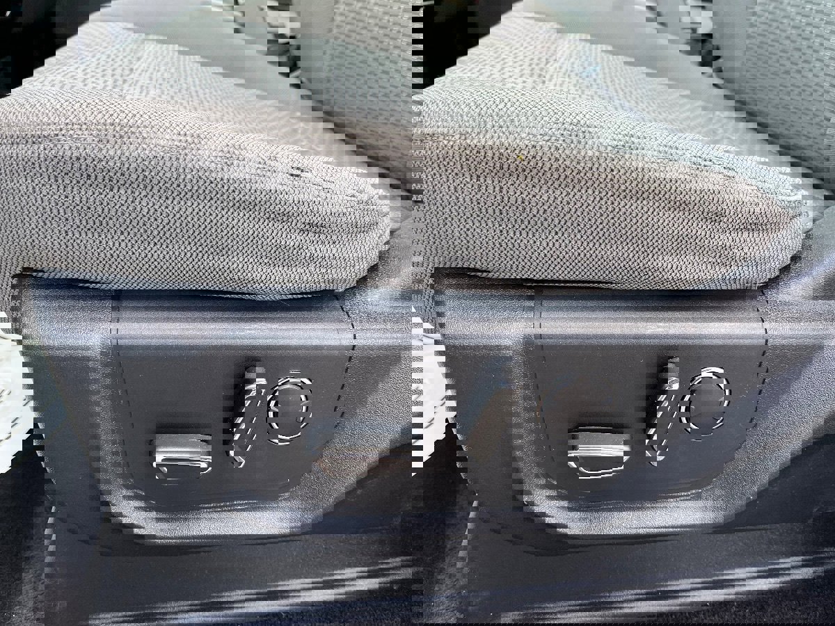 Used 2016 Ford F150 XLT w/ Equipment Group 302A Luxury AWD/4WD image 28