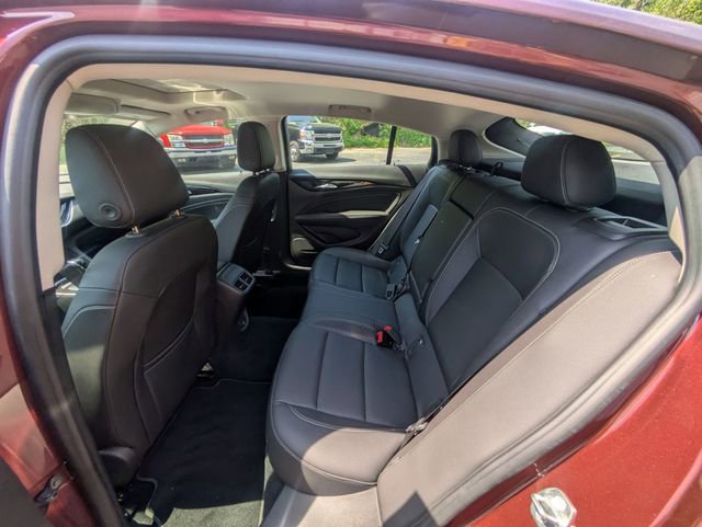 Used 2018 Buick Regal Essence w/ Driver Confidence Package #1 AWD/4WD image 30