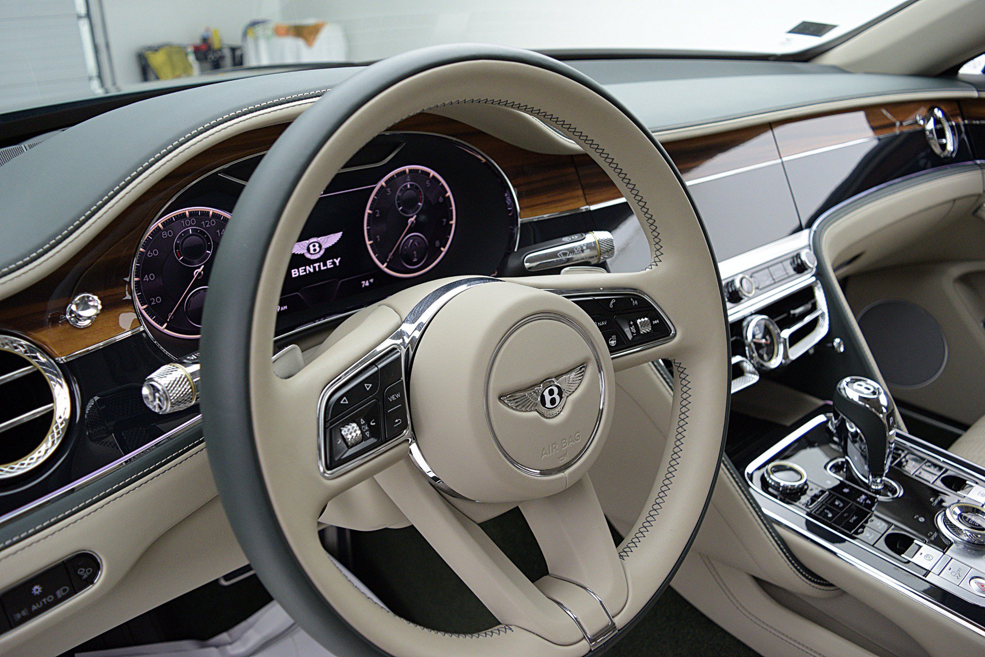 Certified 2022 Bentley Flying Spur V8 AWD/4WD image 21
