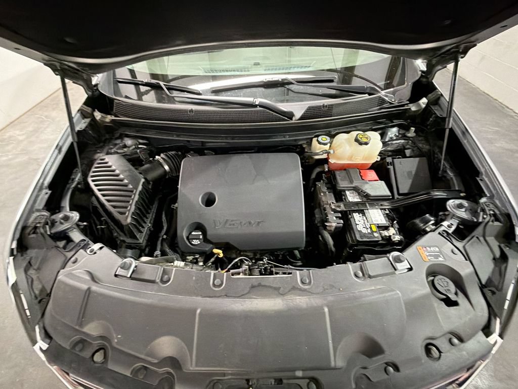 Used 2020 Chevrolet Traverse LT FWD image 28