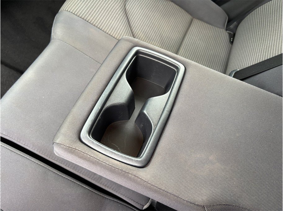 Used 2020 Toyota Highlander LE FWD image 35