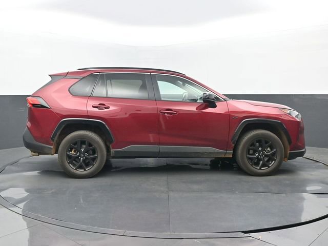 Used 2021 Toyota RAV4 LE FWD image 2