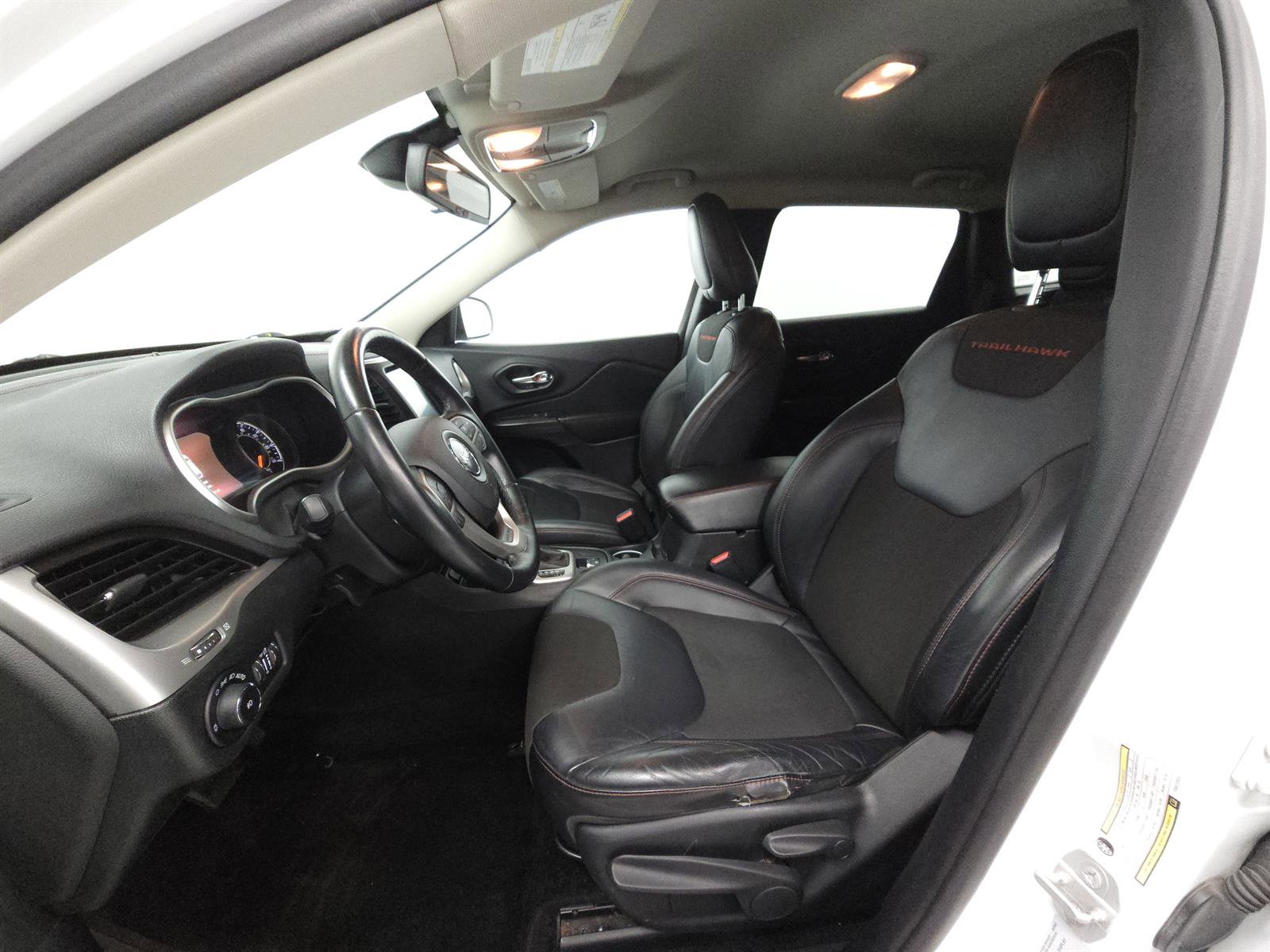 Used 2015 Jeep Cherokee Trailhawk w/ Trailer Tow Group image 4