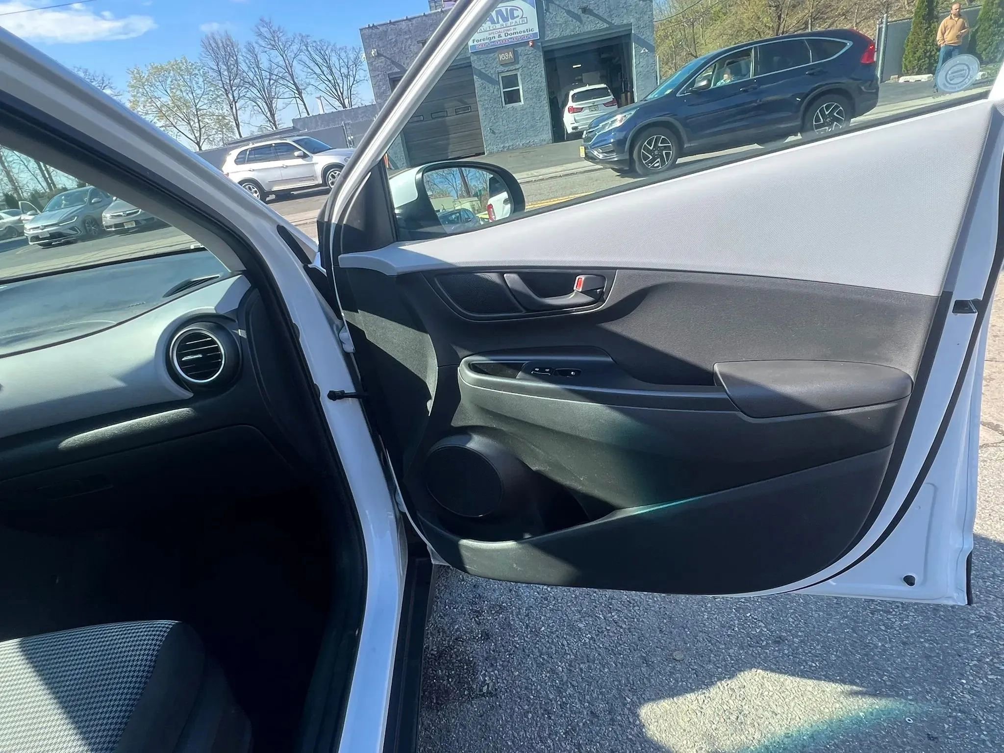 Used 2021 Hyundai Kona SEL w/ Cargo Package image 30