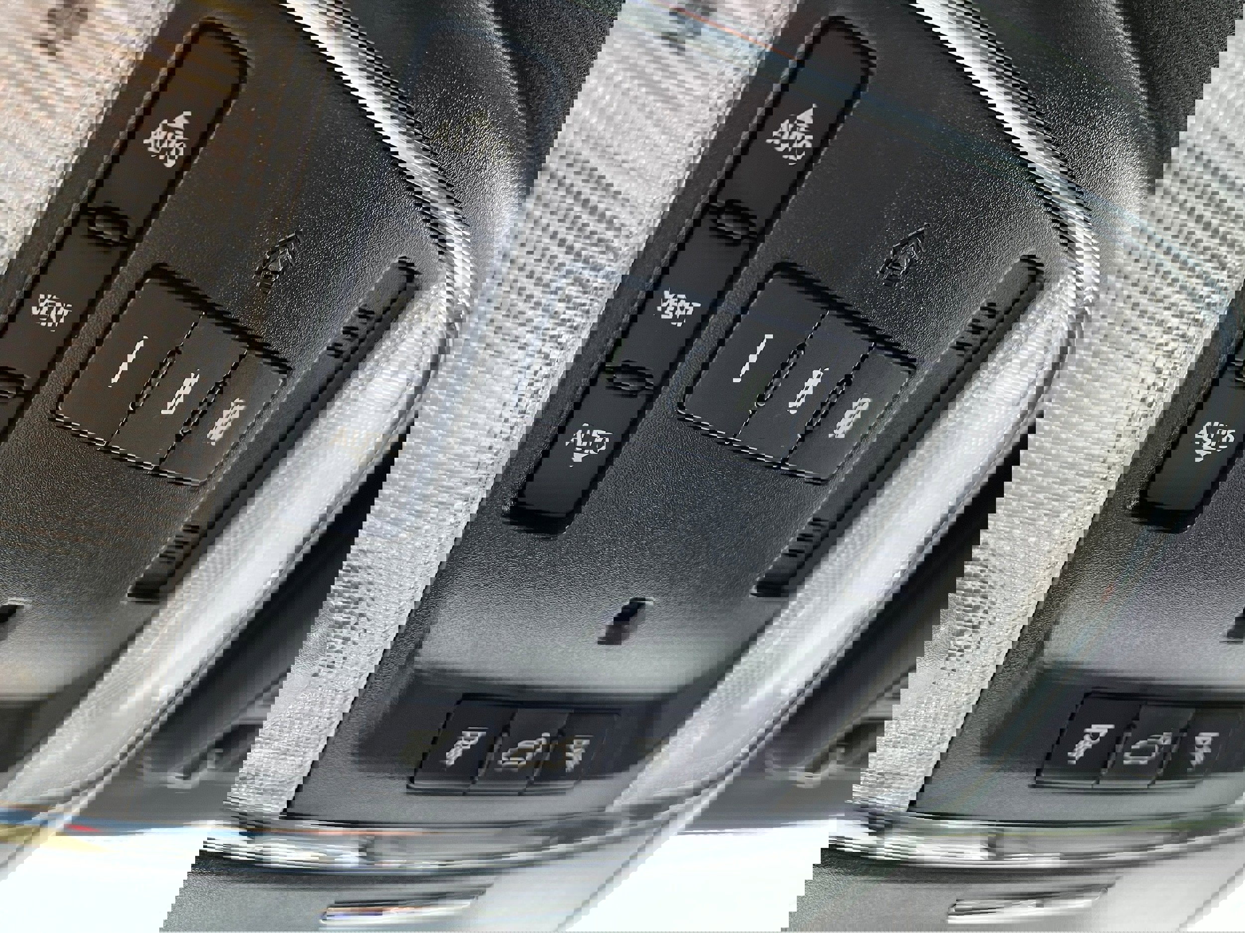 Used 2019 Jeep Grand Cherokee Laredo image 21