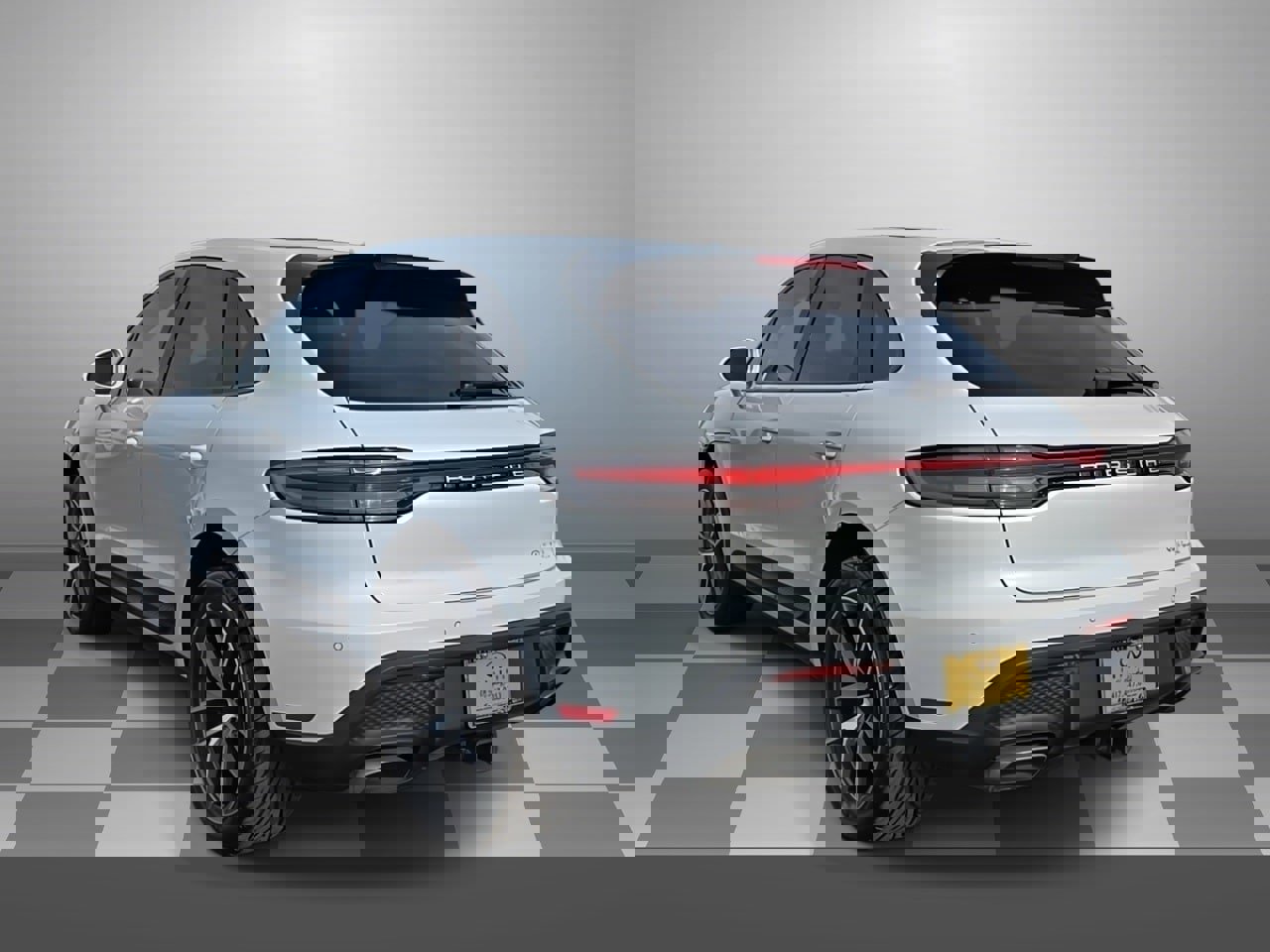 Used 2024 Porsche Macan image 4