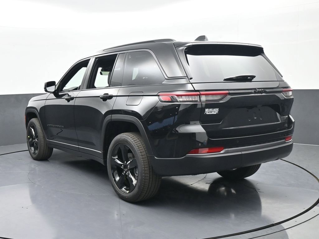 New 2026 Jeep Grand Cherokee Limited w/ Limited Altitude Package RWD image 4