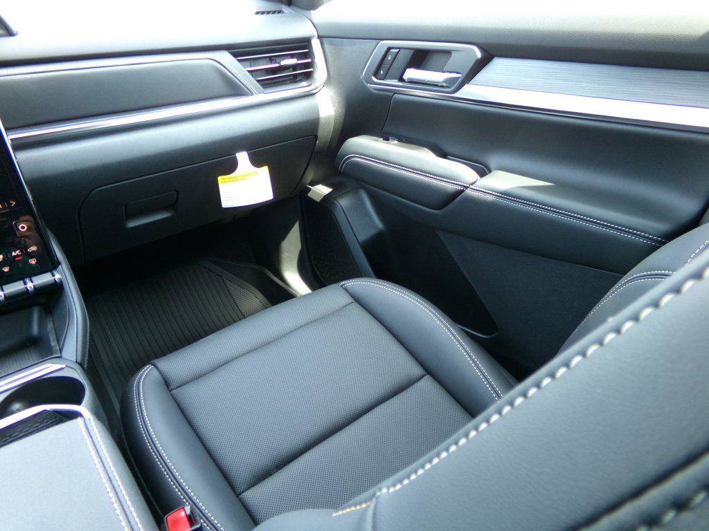 New 2026 GMC Terrain Elevation w/ Elevation Premium Package image 9