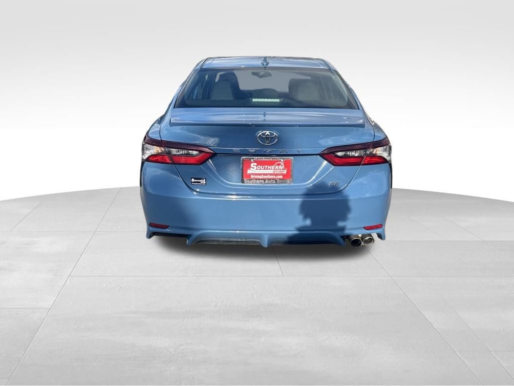 Used 2024 Toyota Camry SE image 4