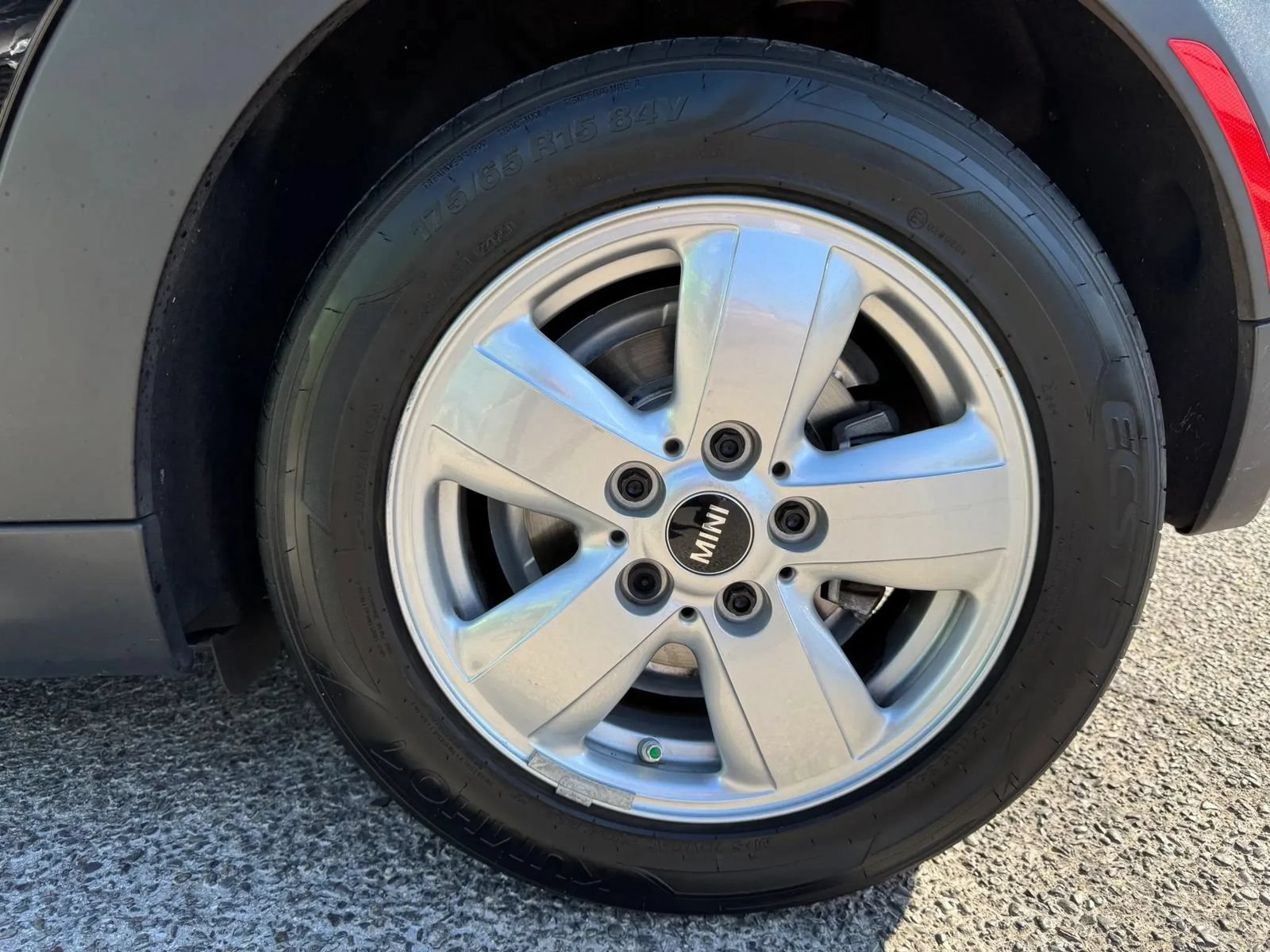 Used 2021 MINI Cooper 2-Door Hardtop FWD image 8