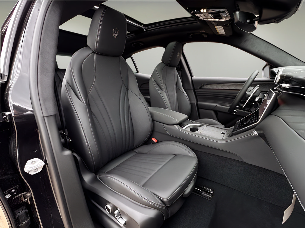 New 2025 Maserati Grecale Modena AWD/4WD image 12