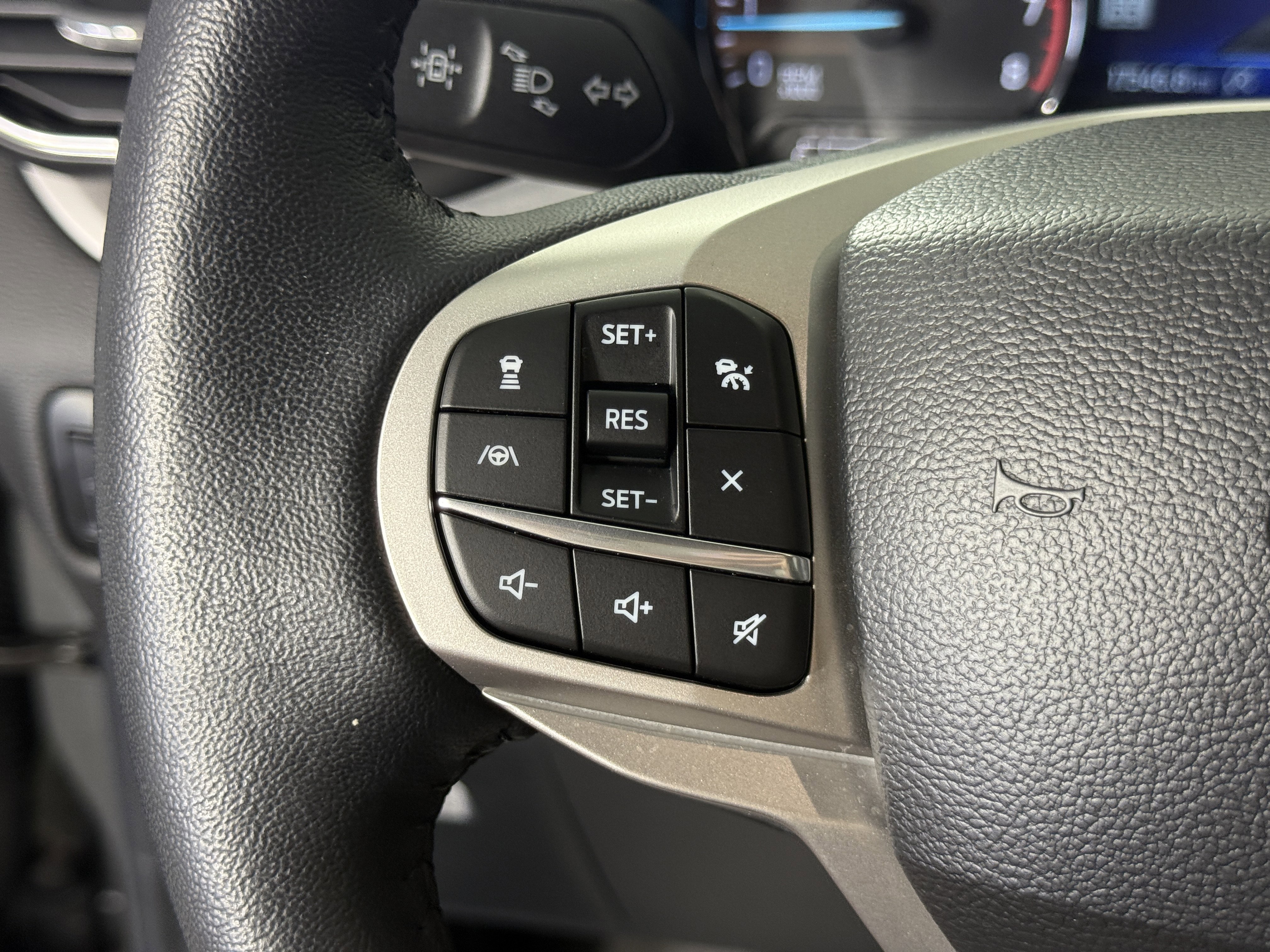 Certified 2023 Ford Explorer XLT w/ Equipment Group 202A image 25