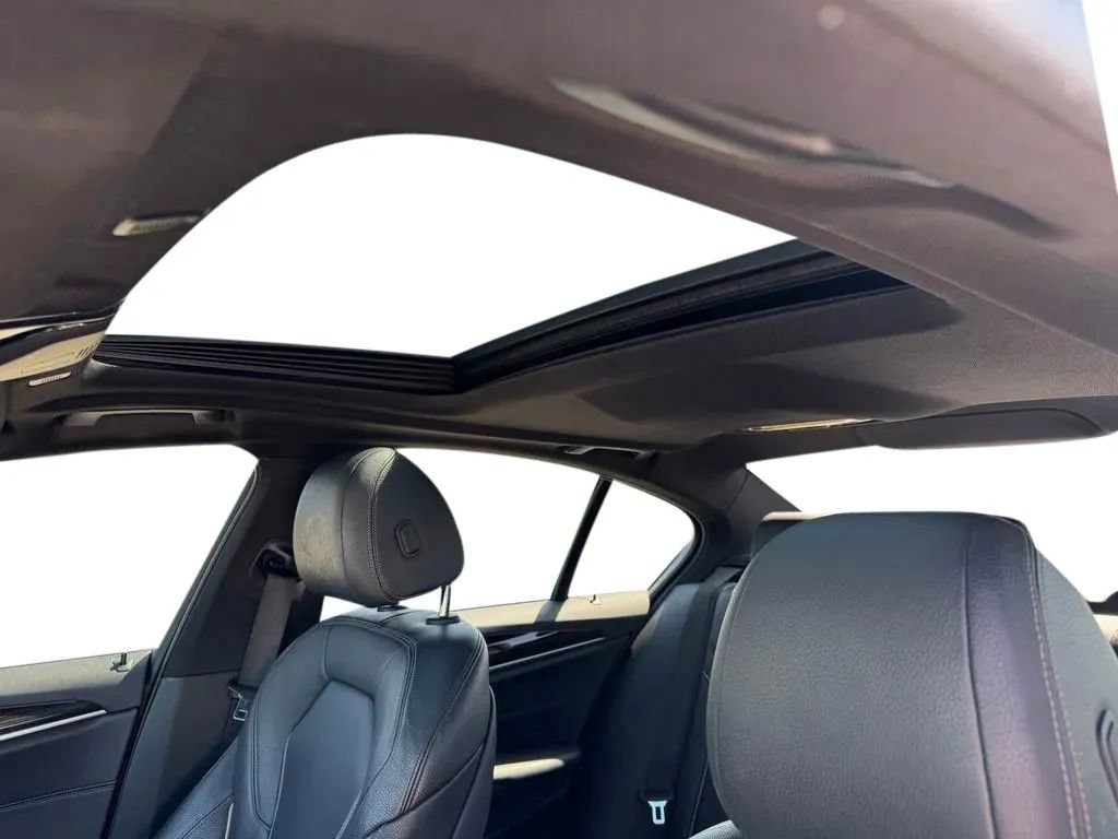 Used 2019 BMW 530i xDrive w/ Convenience Package AWD/4WD image 11