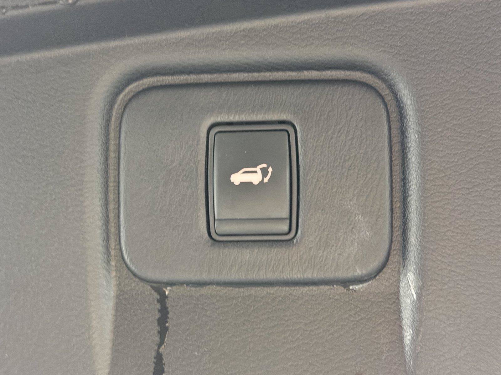 Used 2015 Nissan Murano Platinum w/ Platinum Technology Package FWD image 4