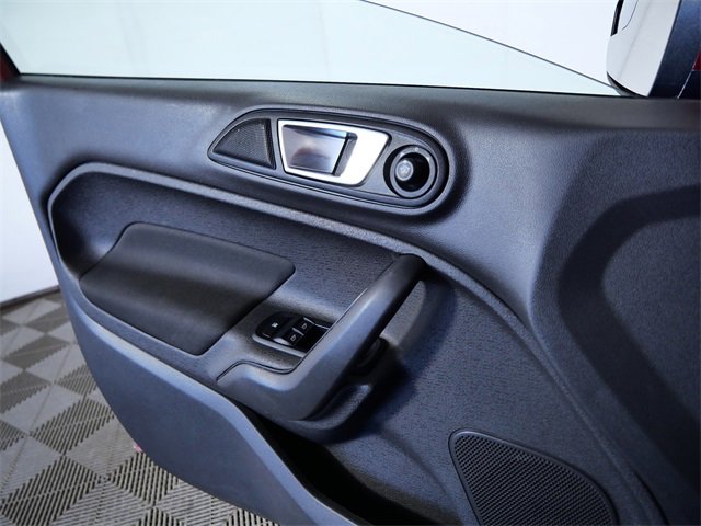 Used 2016 Ford Fiesta SE image 26