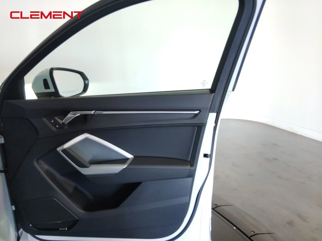 Used 2024 Audi Q3 2.0T Premium Plus w/ Premium Plus Package image 38