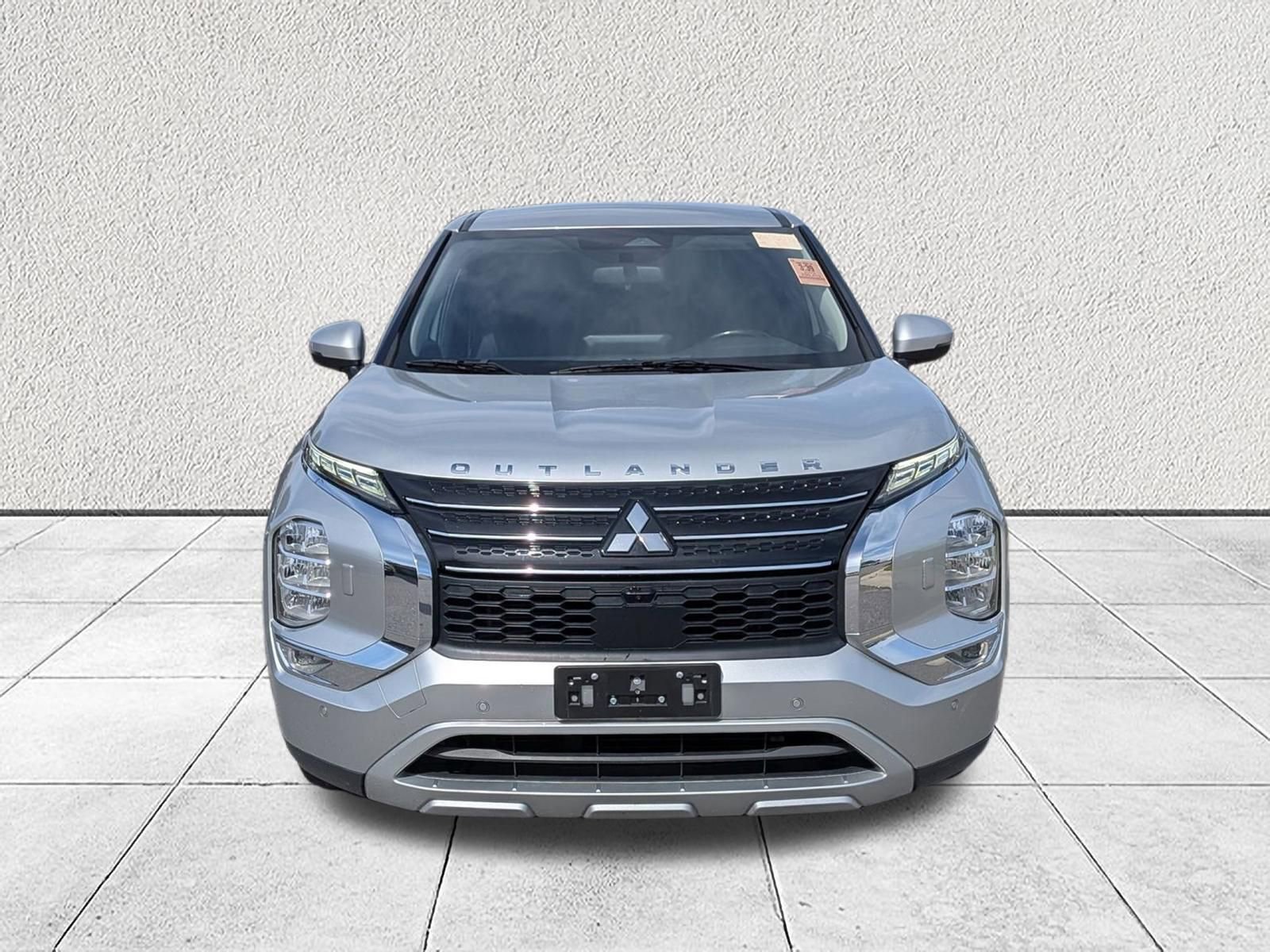 Used 2023 Mitsubishi Outlander SE image 8