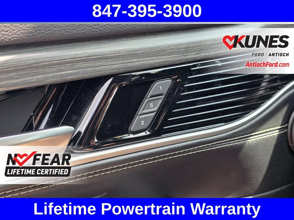 Used 2024 Jeep Wagoneer L Series II w/ Flexible Seating Group AWD/4WD image 47
