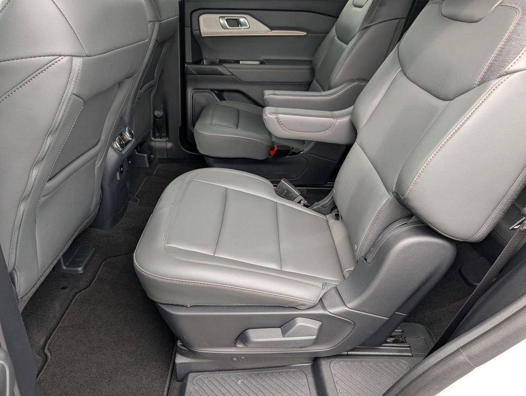 New 2025 Ford Explorer Active w/ Active Comfort Package image 45