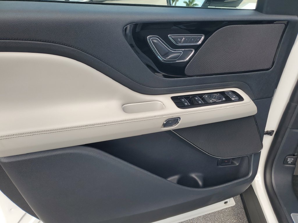 New 2026 Lincoln Aviator 2WD image 19