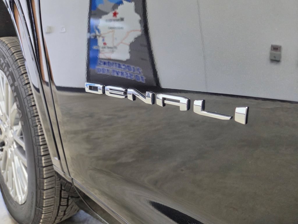 Used 2026 GMC Acadia Denali w/ LPO, Floor Liner Package AWD/4WD image 16
