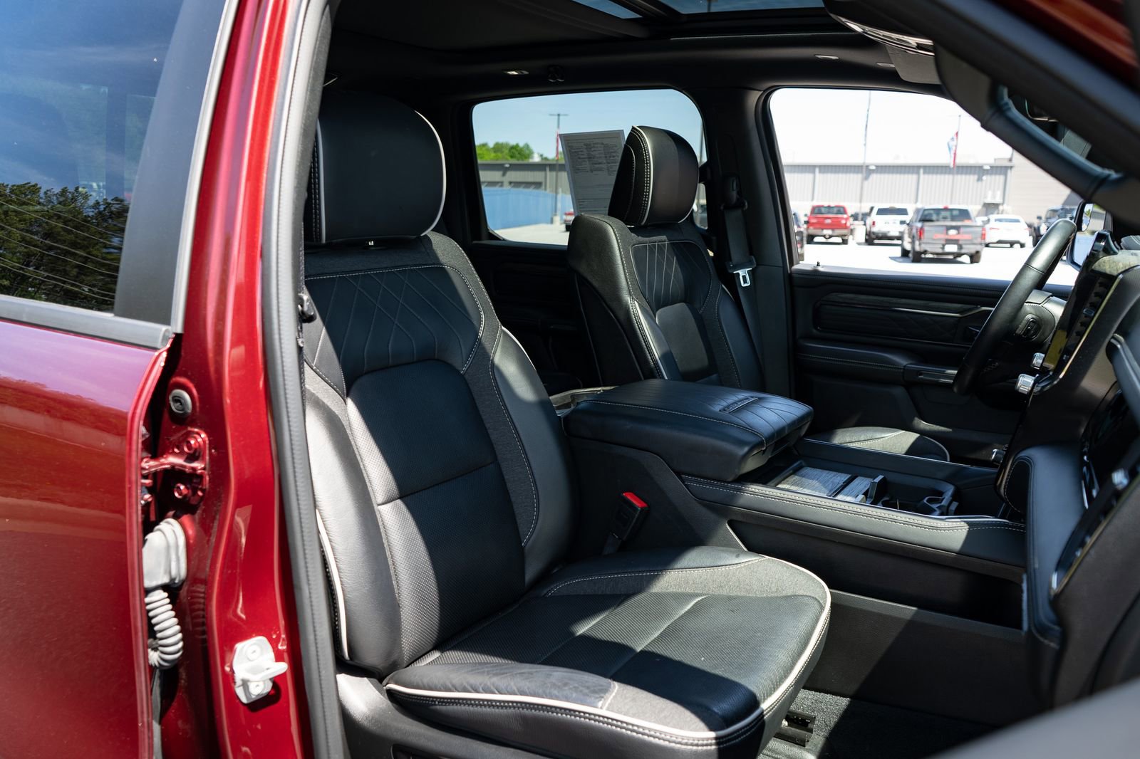 Used 2025 RAM 1500 Limited AWD/4WD image 24