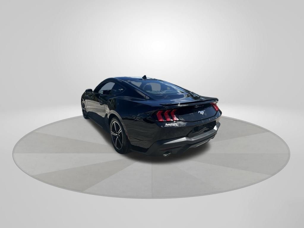 Used 2025 Ford Mustang Premium image 5