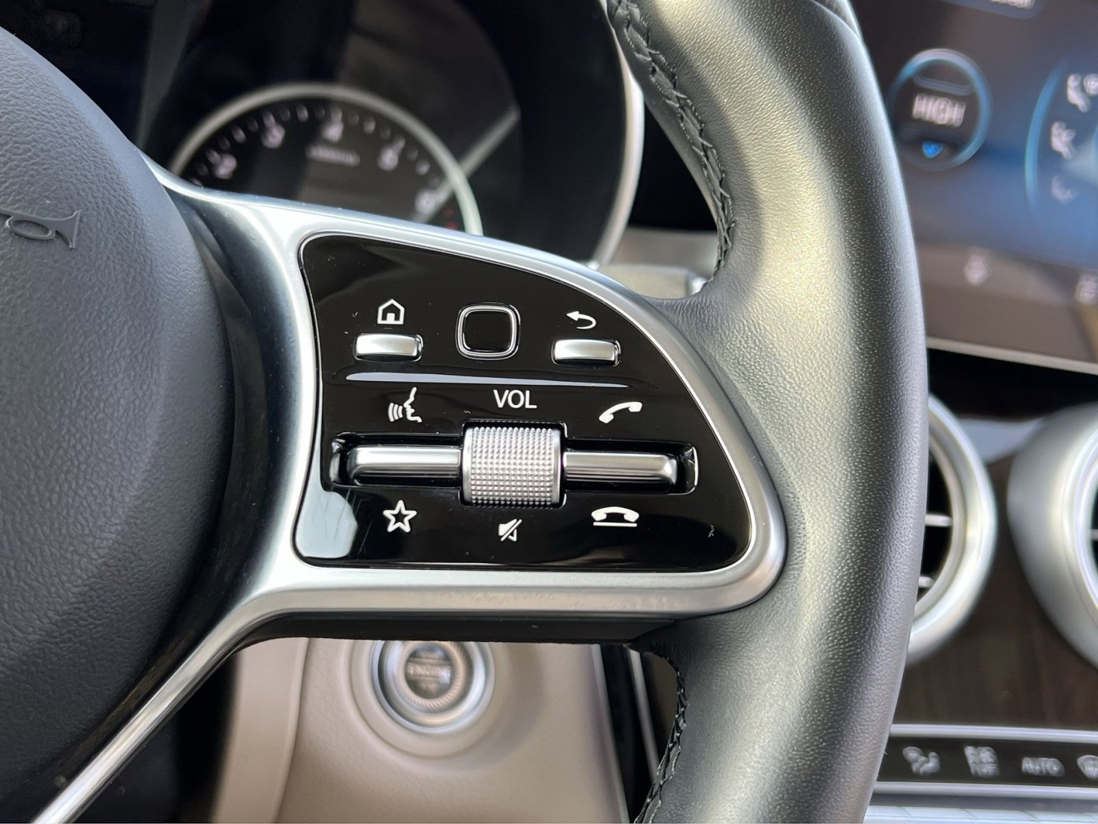 Certified 2021 Mercedes-Benz GLC 300 4MATIC image 29