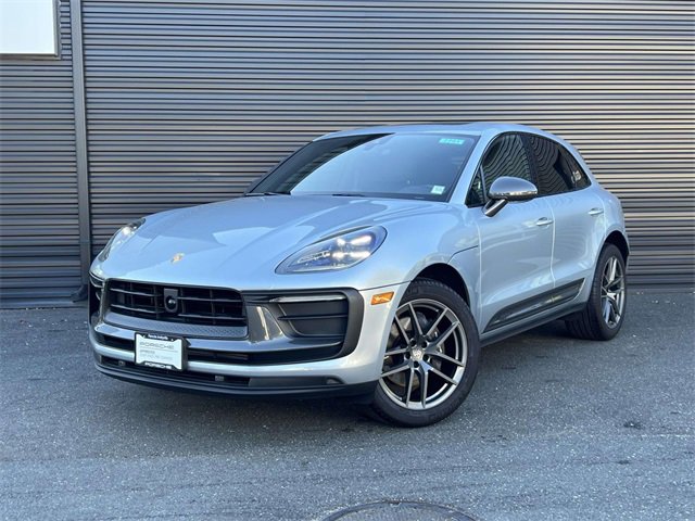 Certified 2025 Porsche Macan Turbo image 1