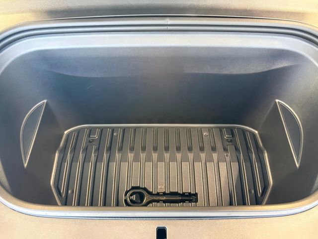 Used 2023 Tesla Model Y Long Range image 39