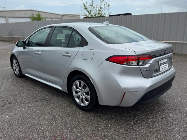 Used 2024 Toyota Corolla LE FWD image 4