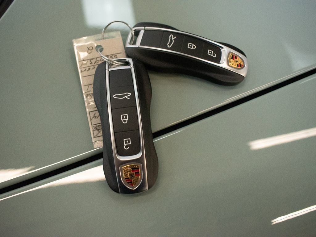 Certified 2025 Porsche 911 Carrera T image 34