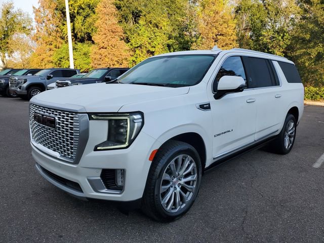 Used 2021 GMC Yukon XL Denali w/ Denali Premium Package image 2