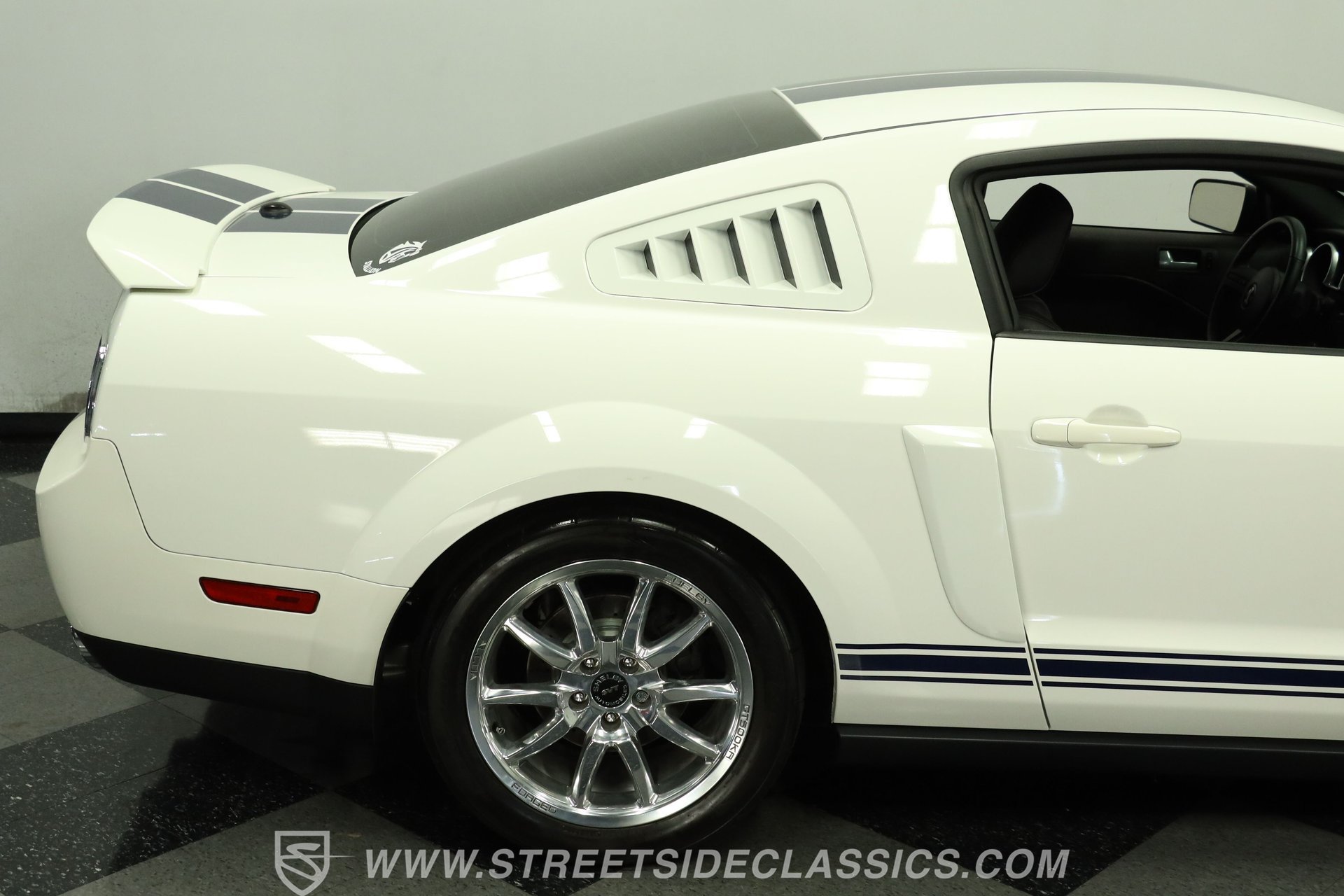 Used 2007 Ford Mustang Shelby GT500 RWD image 28