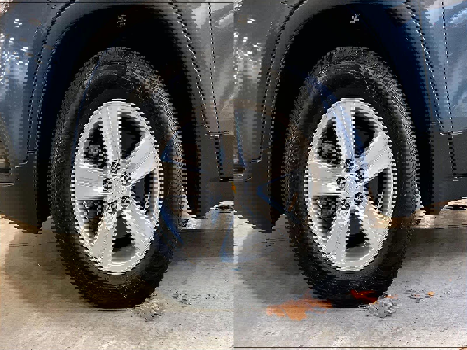 Used 2022 Chevrolet Trax LT w/ LT Convenience Package image 7