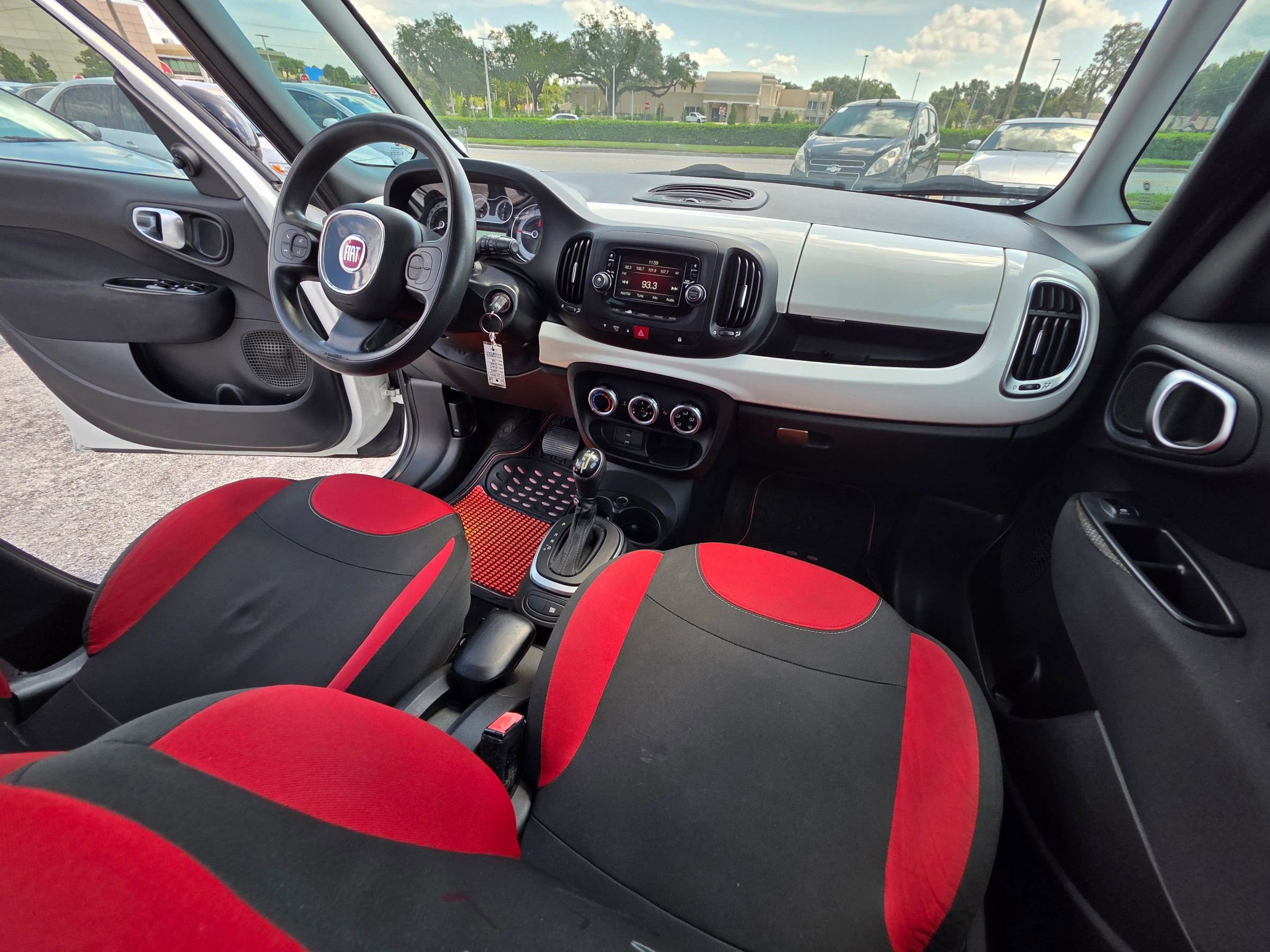 Used 2015 FIAT 500L Pop image 16