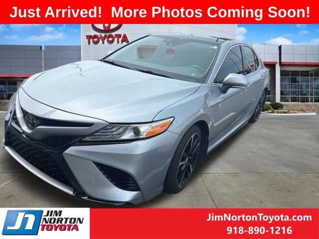 Used 2020 Toyota Camry XSE FWD image 3
