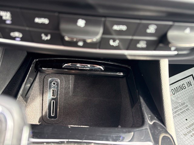 Used 2022 Maserati Levante GT AWD/4WD image 17