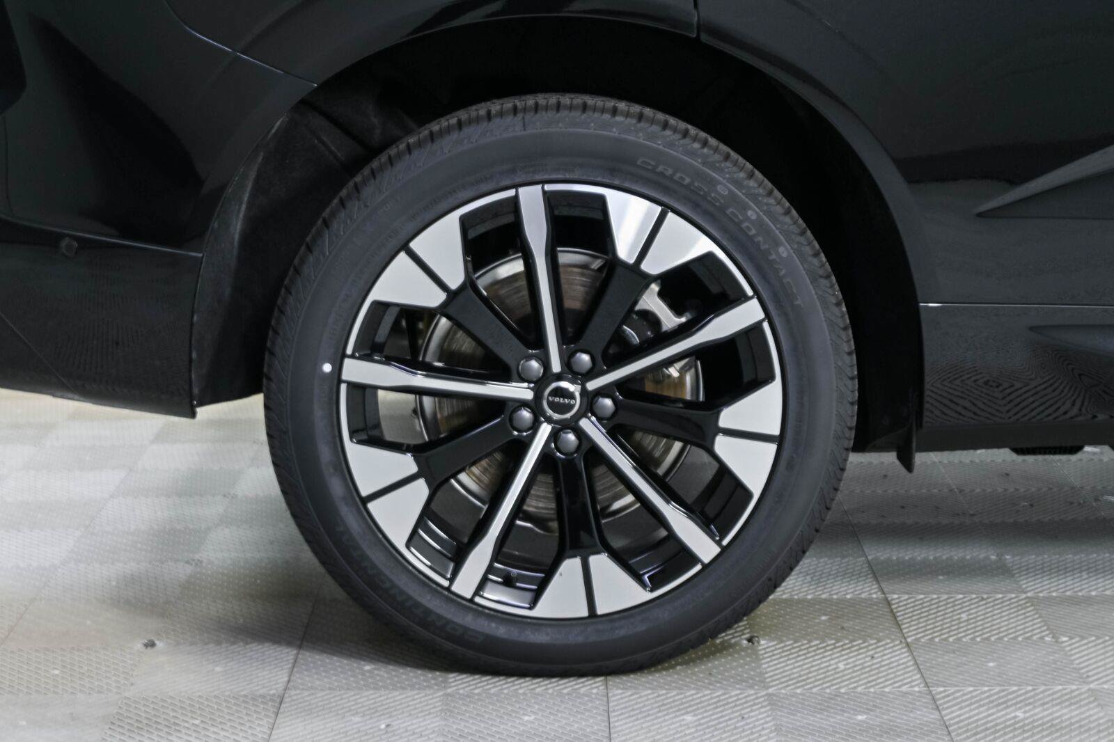 New 2026 Volvo XC60 T8 Plus w/ Protection Package Premier AWD/4WD image 38