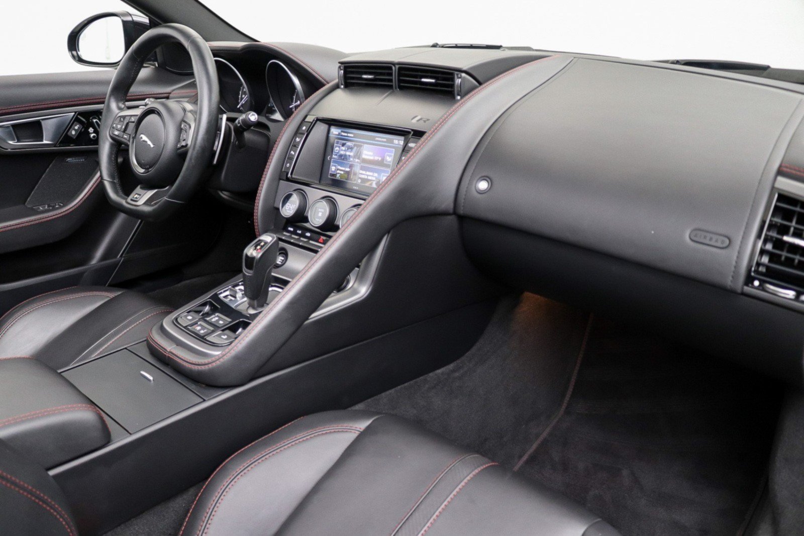 Used 2017 Jaguar F-TYPE R AWD/4WD image 30