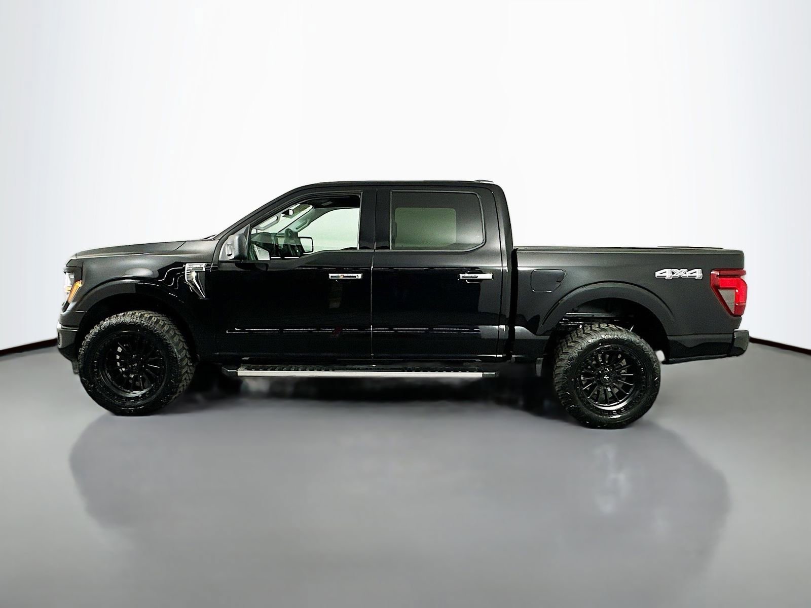 Used 2025 Ford F150 XLT w/ Equipment Group 301A Standard AWD/4WD image 5