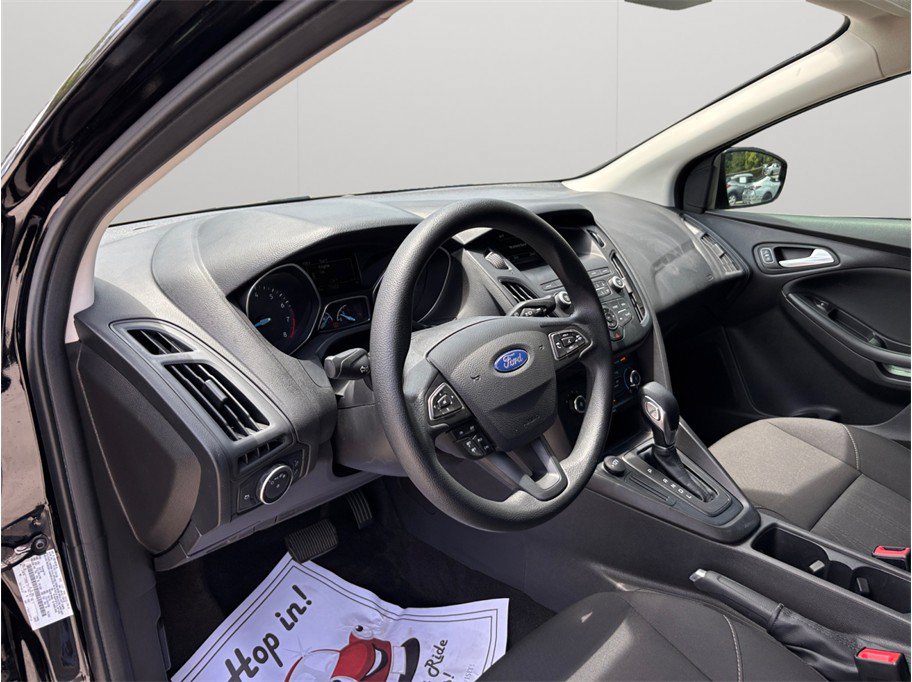 Used 2018 Ford Focus SE FWD image 6