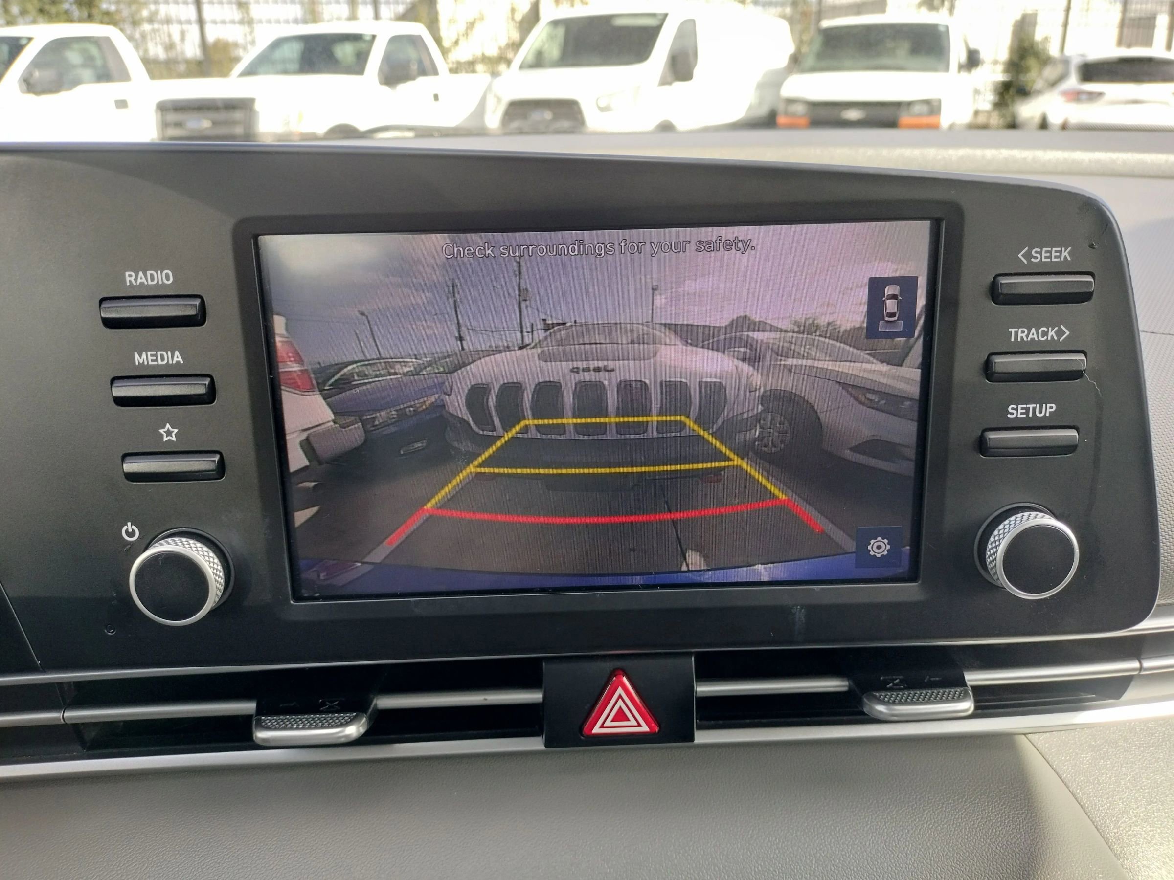 Used 2021 Hyundai Elantra SE image 39