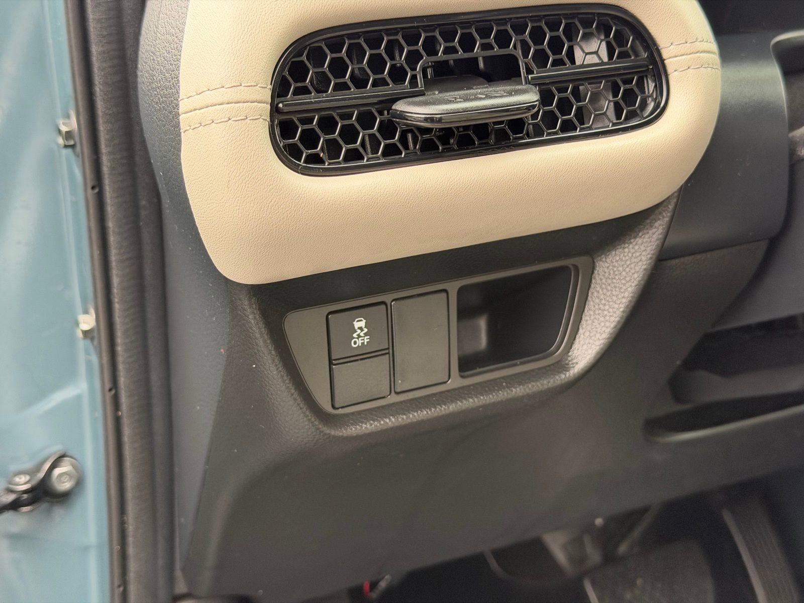 Used 2023 Honda HR-V LX image 14